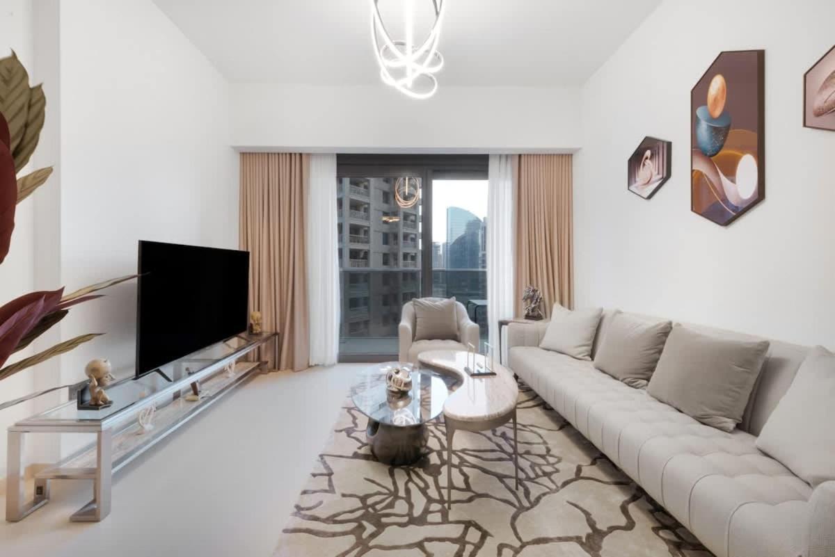 Adorable 1bdr With Balcony-act1 Act2-downtown Apartment *