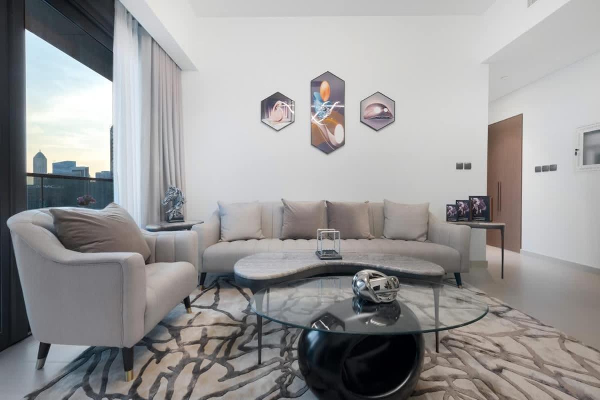 Adorable 1bdr With Balcony-act1 Act2-downtown Apartment